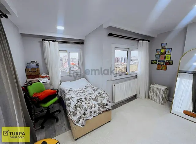 Çiğli Balatçık 4 Cephe Şehir Manzara İçi Yapılı Katda Tek Daire 3