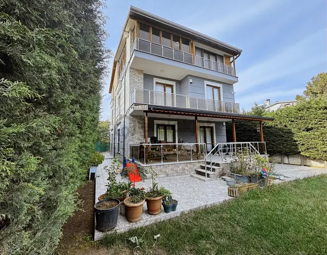 Akyol'dan Marmara Ereğlisi Merkezde Ultra Lüx 7+1 Satılık Villa 2