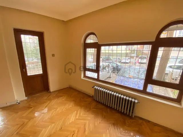 Şehir Hast. Karşısı Altında Daire Olan 2+1 Bağımsız Ön Cephe 3