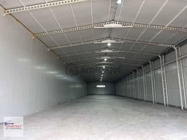 Menderes Görece Anayola Cepheli 1.000 M2 Kiralık Depo
