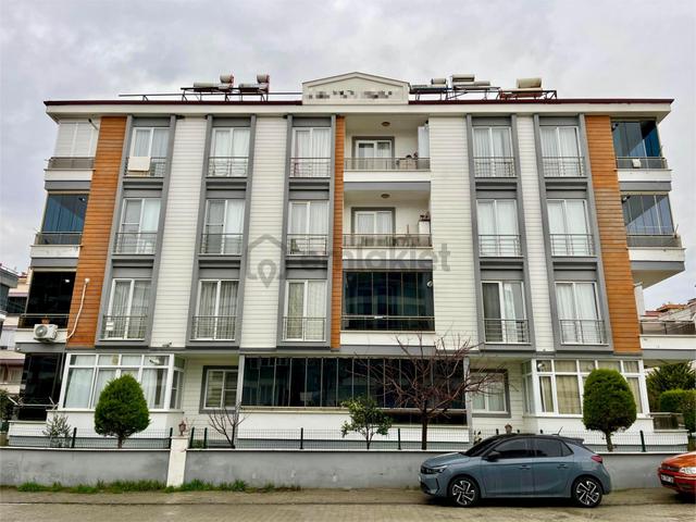 Sezgin Emlaktan Yüksek Krediye Uygun Ön Cephe Asansörlü Yeni 1+1