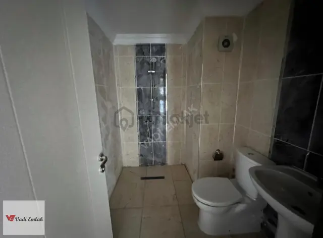 Yarahmet Mahallesinde Satılık Geniş Teraslı Daire | Vadi Emlak 3