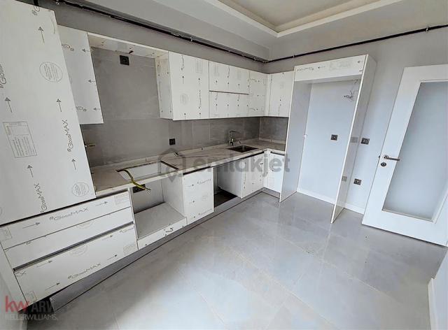 Mezire Başiskele'de Site İçinde Ebeveyn Banylu Satılık 2+1 Daire 5