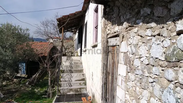 Karalar Köyünde 588 M2 Oturulabilir Müstakil Köy Evi 2