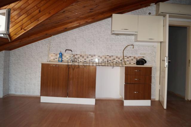 Ataşehir İnönü'de 7tepe Üniv.yakın Faturalar Dahil Caddeye Yakın 1+1 Çatı Katı 5