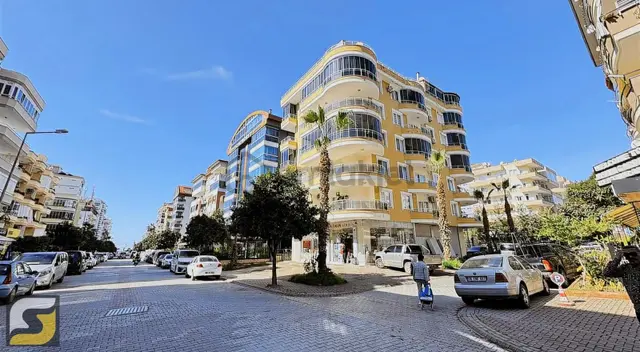 Mahmutlarda Satılık 4+2 Satılık Ayrı Mutfak Full Eşyalı Daire 1
