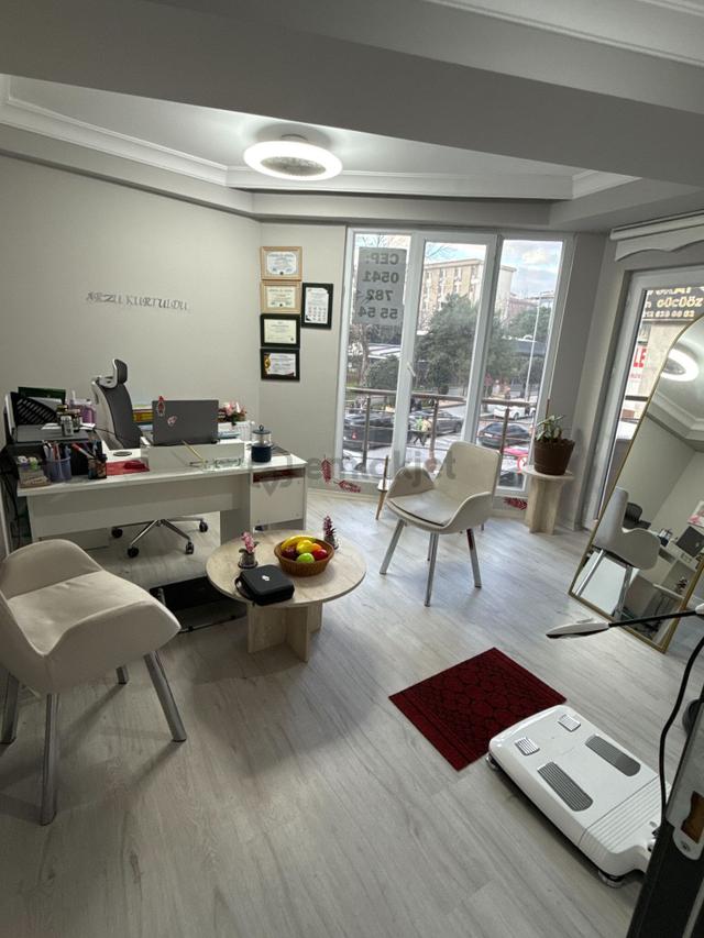 Bahçelievler'de Adliyeye Yakın, 65 M² 2+1 Satılık Ofis 4