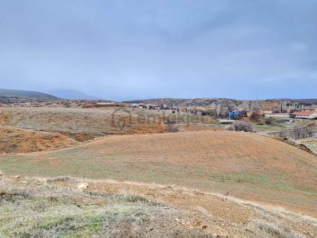 Isparta Şarkıkaraağaç Aşağdinek 973 Köy İçi Elektrik Yol Su Var 3