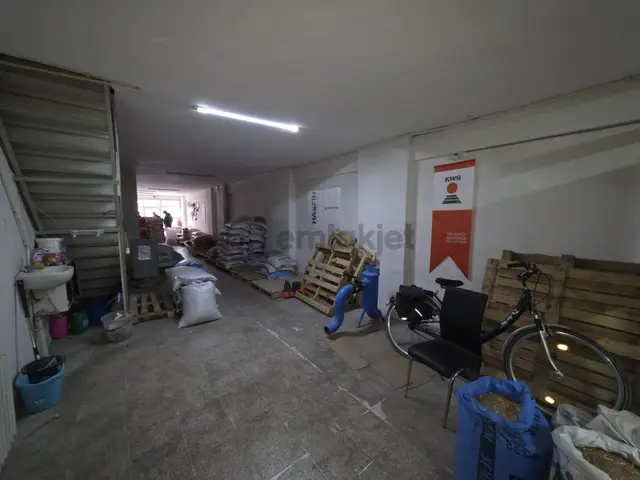 Balıkesir Karesi Akıncılar Mah. Satılık Asma Katlı Dükkan. 2