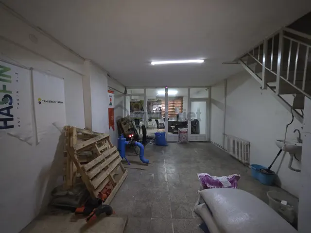 Balıkesir Karesi Akıncılar Mah. Satılık Asma Katlı Dükkan. 3