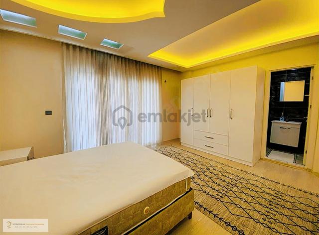 Kuşadası Soğucak'da Satılık Deniz Manzaralı Full Eşyalı Villa 4
