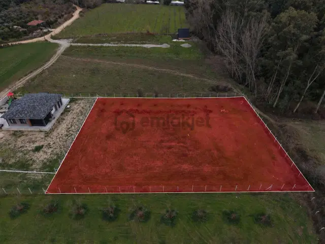 Bahtılı'da 2500m2 Elektrik Suyu Mevcut Arsa 3