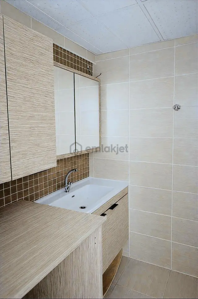 Güvenlikli Site Kiralık 2+1 125 M² Ebeveyn Banyolu 2