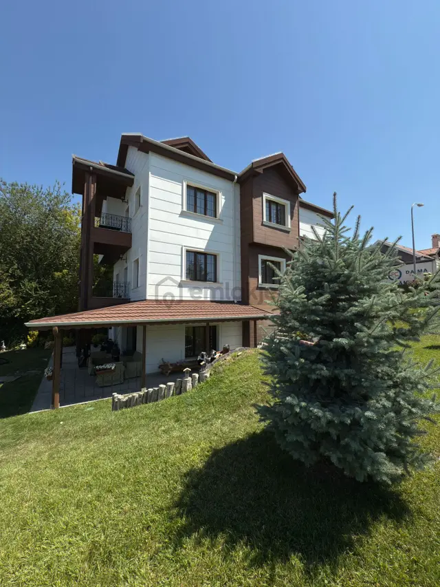 Angora Evleri'nde Havuzlu Satılık Villa 3