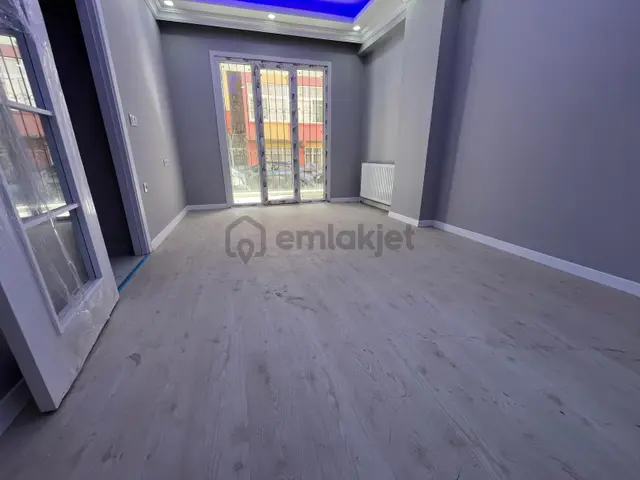 Loft'tan Söğütlüçeşme Mh 2+1 85m2 Satılık Krediye Uyugun Balkonlu Y.giriş Daire 3