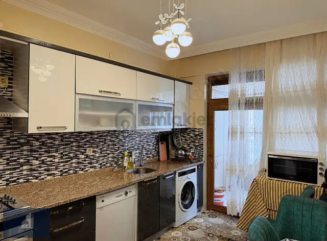 Kadir Dikici'den Selçuk Mahallesinde Satılık Geniş 3+1 Daire 2