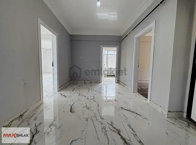 Osmangazi Mah. Cadde Üzeri Marmaray Yakını 2+1 130 M2 Arakat 3