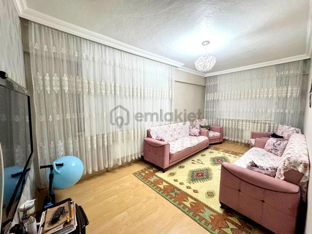 Emre Emlaktan Topçu Mahallesinde İstasyon Caddesi Yakını Satılık 3+1 Daire 5