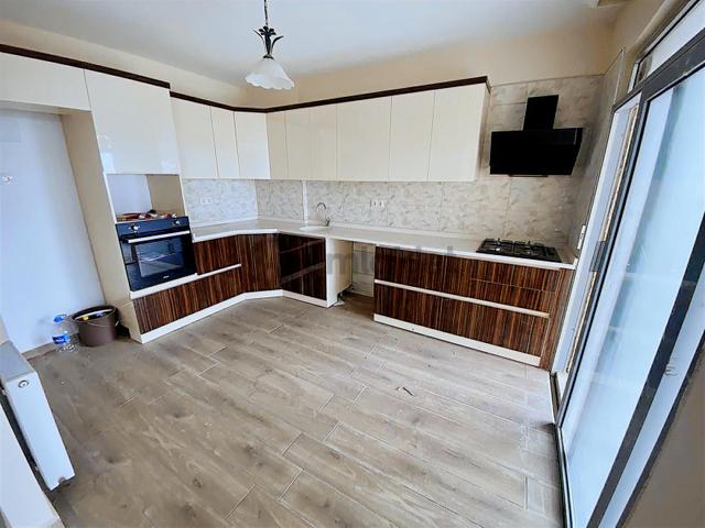 Kuşadası'nda 300m2 5+2 Deniz Manzaralı Havuzlu Dubleks Rezidans 5