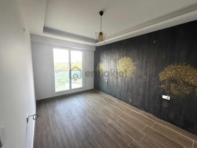 Kuşadası Eşin Golf Sitesinde Satılık 1+1 2