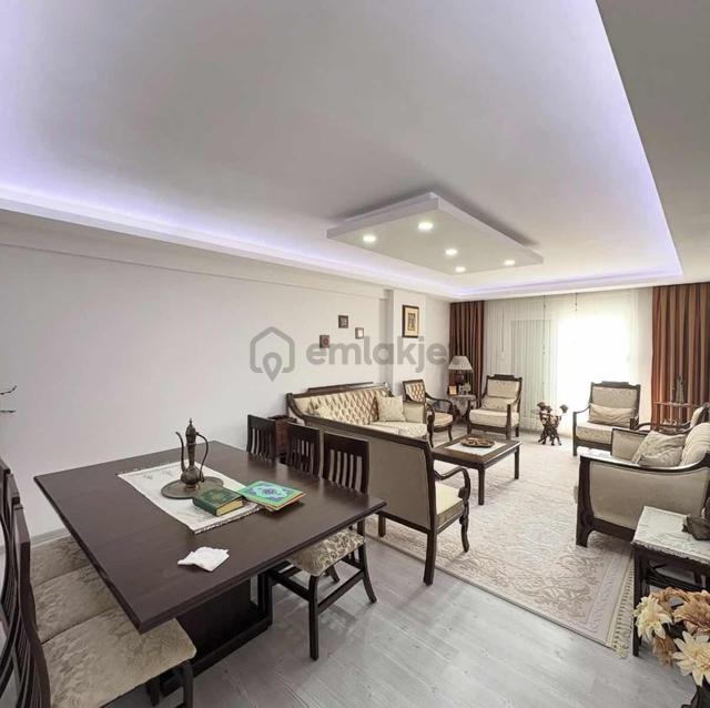 İnal Emlaktan Site İçerisinde Satılık 6+1 Lüks Dubleks Daire 3
