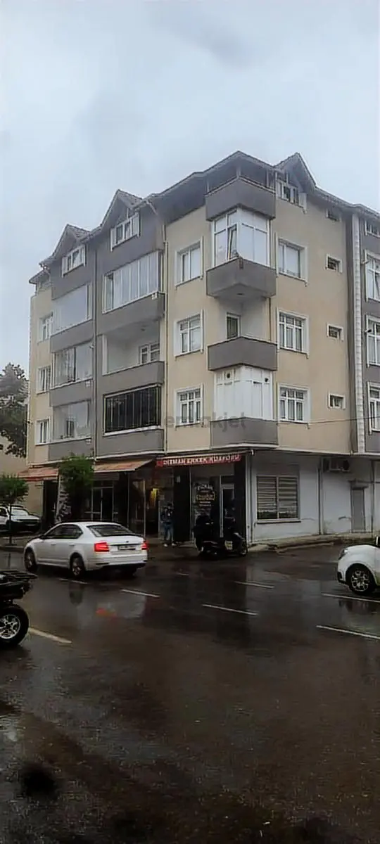 ***karasunun En İyi Konum Ve Lokasyonunda Fırsat 3+1 Daire** 3