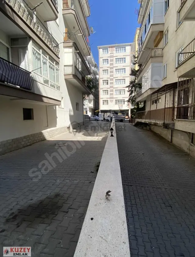 Kuzey Emlak'tan Metroya Yakın 3+1 Ara Kat Asansörlü & Otoparklı 3