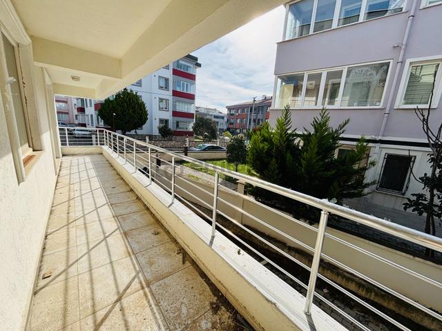 Sevinç'ten Acil Fiyat Düştü İhsaniye Siteler Bölgesi Garajlı 3+1 5