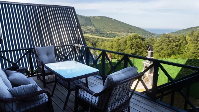 Deniz Manzaralı Eşyalı, Bahçeli Bungalov. 4