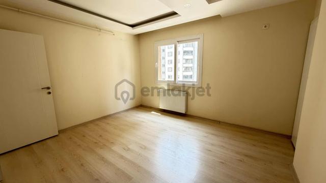 Atc'dan Belediye Yanında 3+1 Kiralık Daire 3