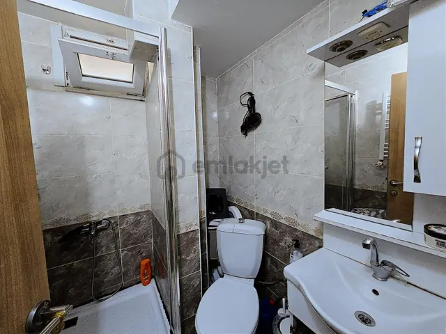 Mimar Yapıdan Meydanda Satılık 2+1 İskanlı Y.giriş 2