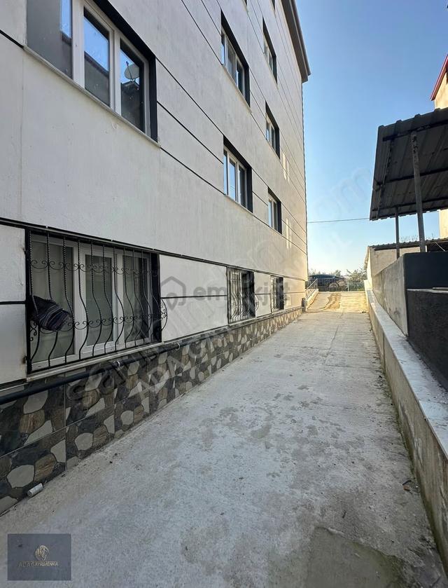 Manisa Alaşehir İstasyon Mah. 3+1 Kapalı Mutfak Arakat Satılık 3