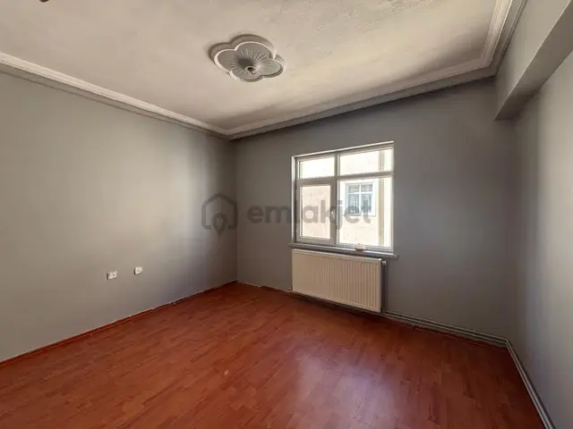 Barut Emlaktan Güney Cephe 125 M2 3 Cepheli 3+1 Daire 3. Kat 2