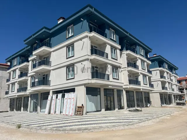 Uydukent Devlet Hast. Yakını Orhangazi Mah.'de Sıfır 32m² Dükkan 1