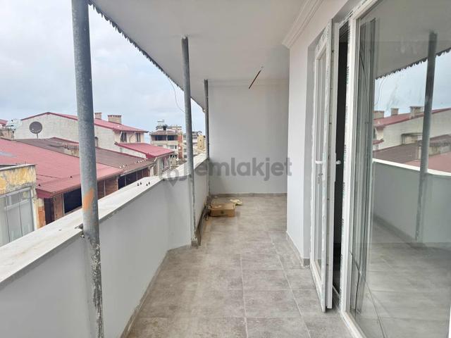 Şehir Merkezinde Satılık İçi Sıfır Yapılı Geniş Satılık Daire 3