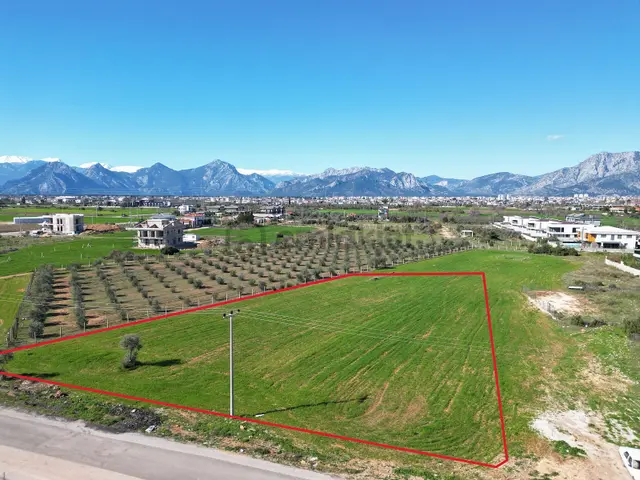 Döşemealtında Karayola Yakın 2.885 M² Ticari İmarlı Arsa |tekce 3