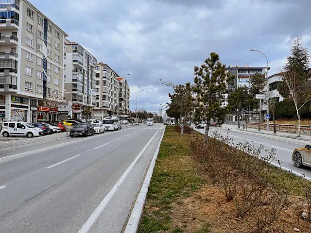 Adnan Menderes Bulvarı'nda Satılık 70 M²teraslı 90m² 2+1 Daire 2