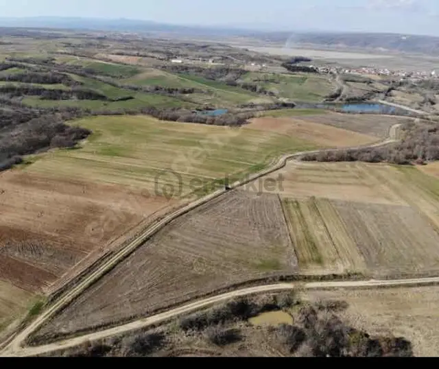 Köşe Başı İki Yola Cepheli Emsalsiz Tarla 2