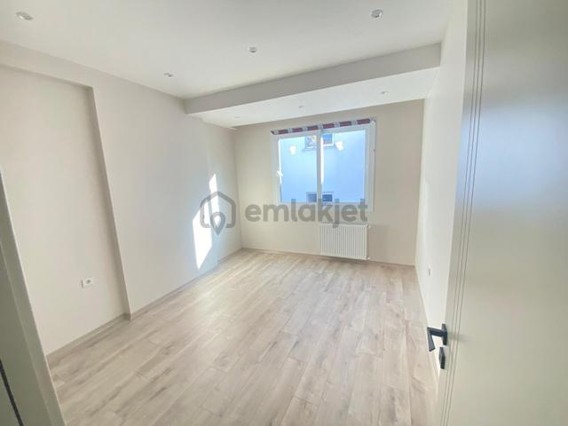 Prestijden Pirireis'te Asansörlü Geniş Oturumlu Sıfır 2+1 Daire 3