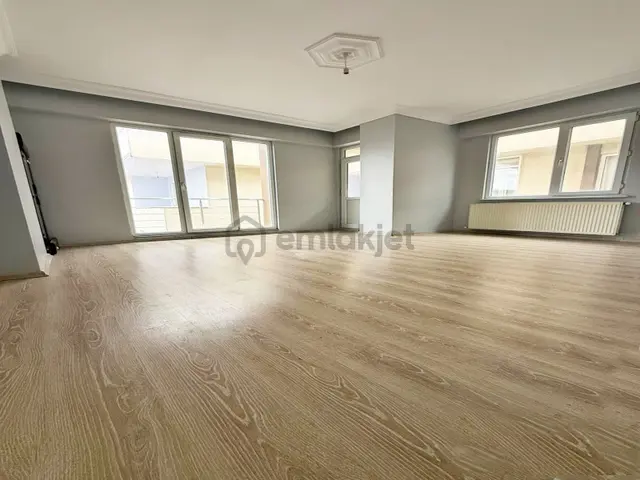 Mehterçeşme Merkezde 260m² 4+2 Balkonlu Teraslı Fırsat Dubleks 5