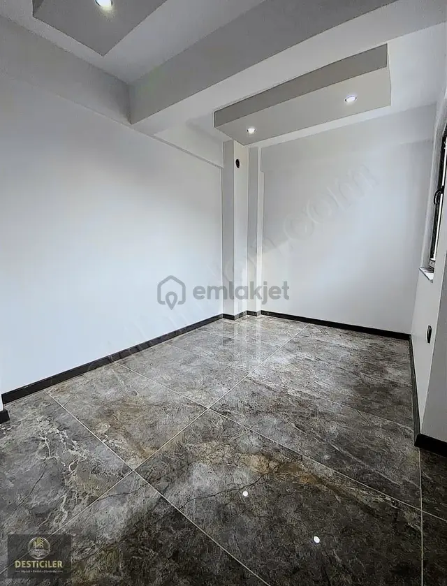Yk-ertaş Blv. Shell Petrol Arkası Özel Garajlı Satılık 2+0 Daire 2