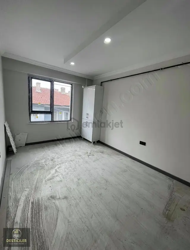 Pt- Büyükdere Mahallesi Üniversite Yaknı Satılık 1+1 Apart Daire 1