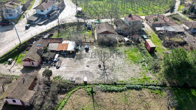 Uzmanlar'dan Altınova Ayazma Köy Evi Ve 1549 M2 Arsası 5