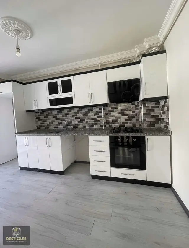 Pt- Erenköy Mahallesi Yıldırım Caddesi Yakını Satılık 2+1 Daire 1