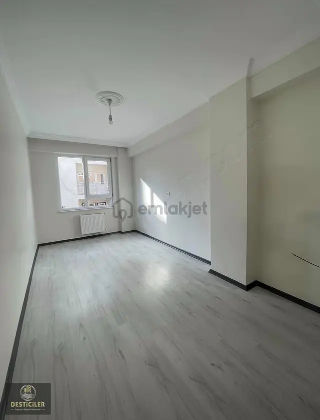 Pt- Erenköy Mahallesi Yıldırım Caddesi Yakını Satılık 2+1 Daire 2