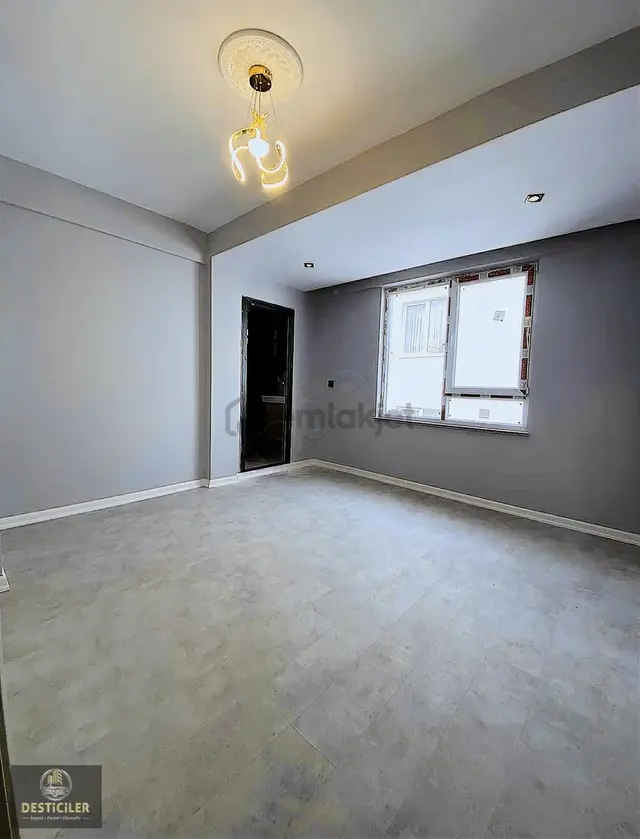 Au-çamlıca Kapalı Pazar Yakını Geniş Teraslı 168 M2 Dublex Daire 3