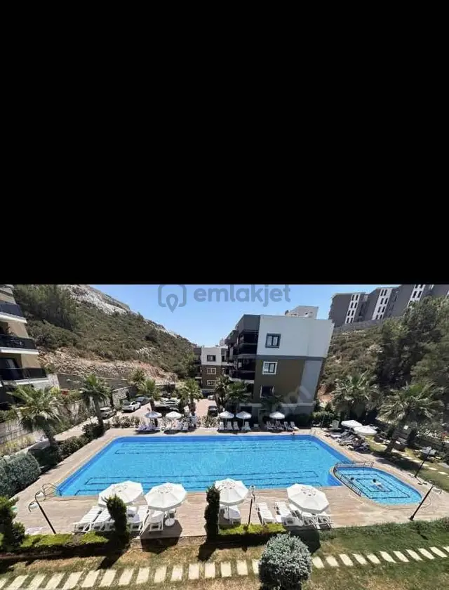 Havuzlu Sitede Ara Kat 2+1 Satılık Daire 1