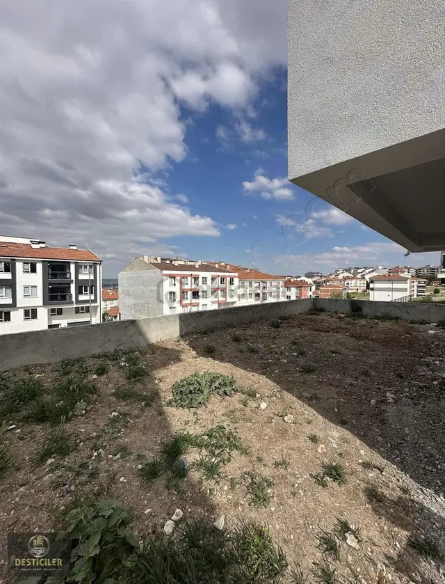 Ad-desticiler Emek Mahallesi 2+1 Manzaralı Ferah Daire 1