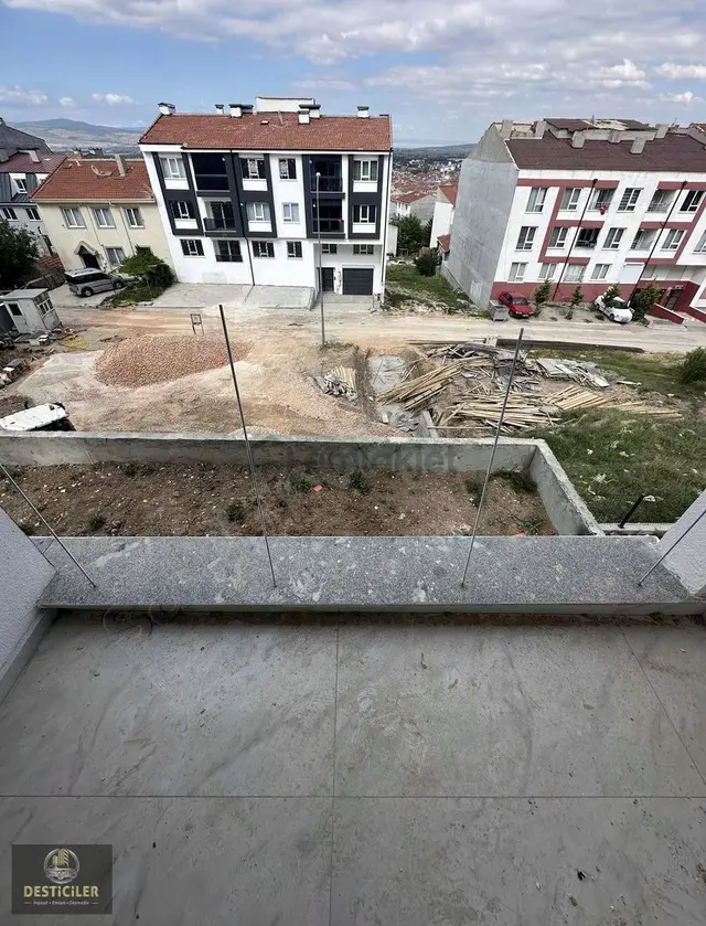 Ad-desticiler Emek Mahallesi 2+1 Manzaralı Ferah Daire 2