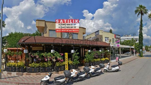 Kemer'in En İşlek Caddesi Üzerinde Kiracılı Satılık Dükkan 1